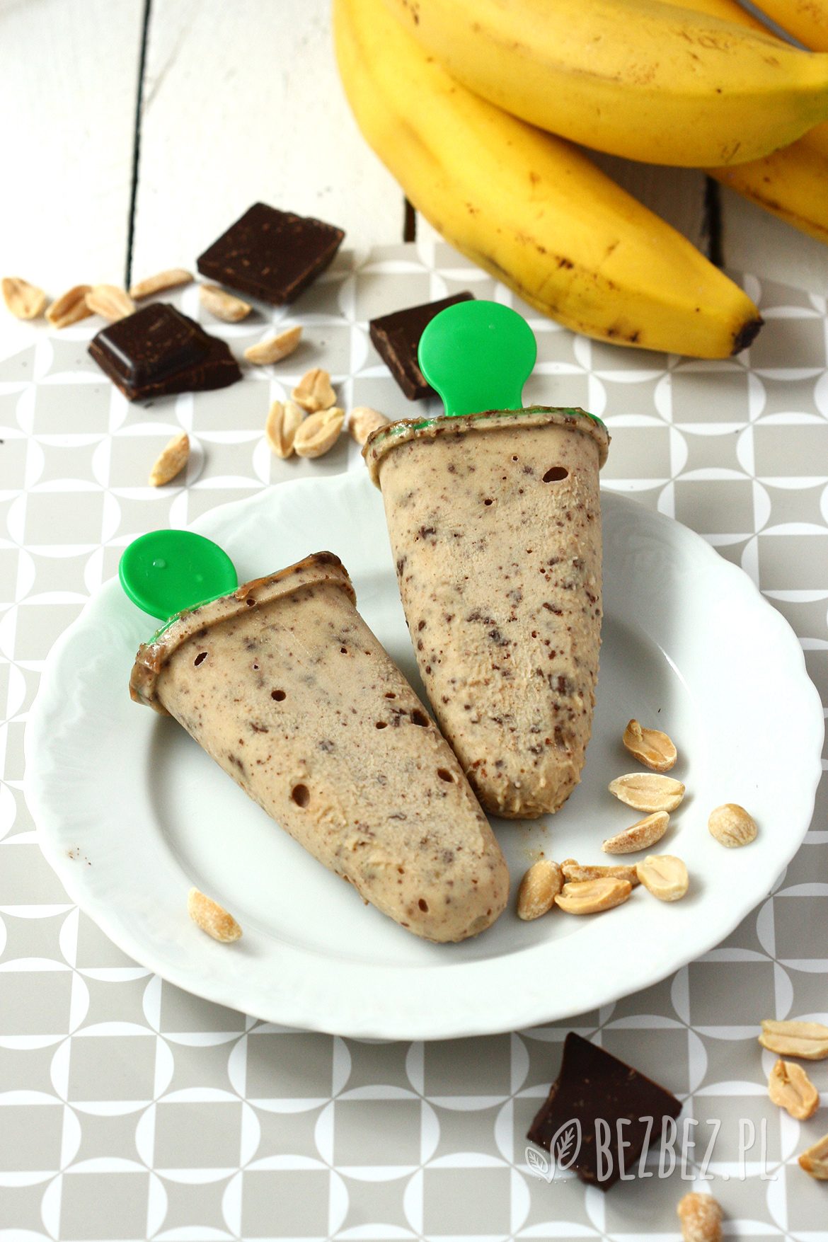 Najprostsze wegańskie lody z bananów i masła orzechowego