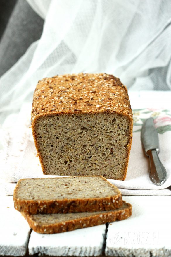 Bezglutenowy chleb pełnoziarnisty