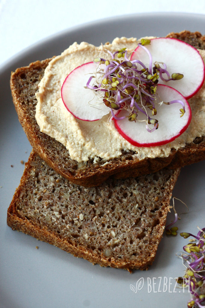 Razowy chleb bezglutenowy z mąką teff- kanapki