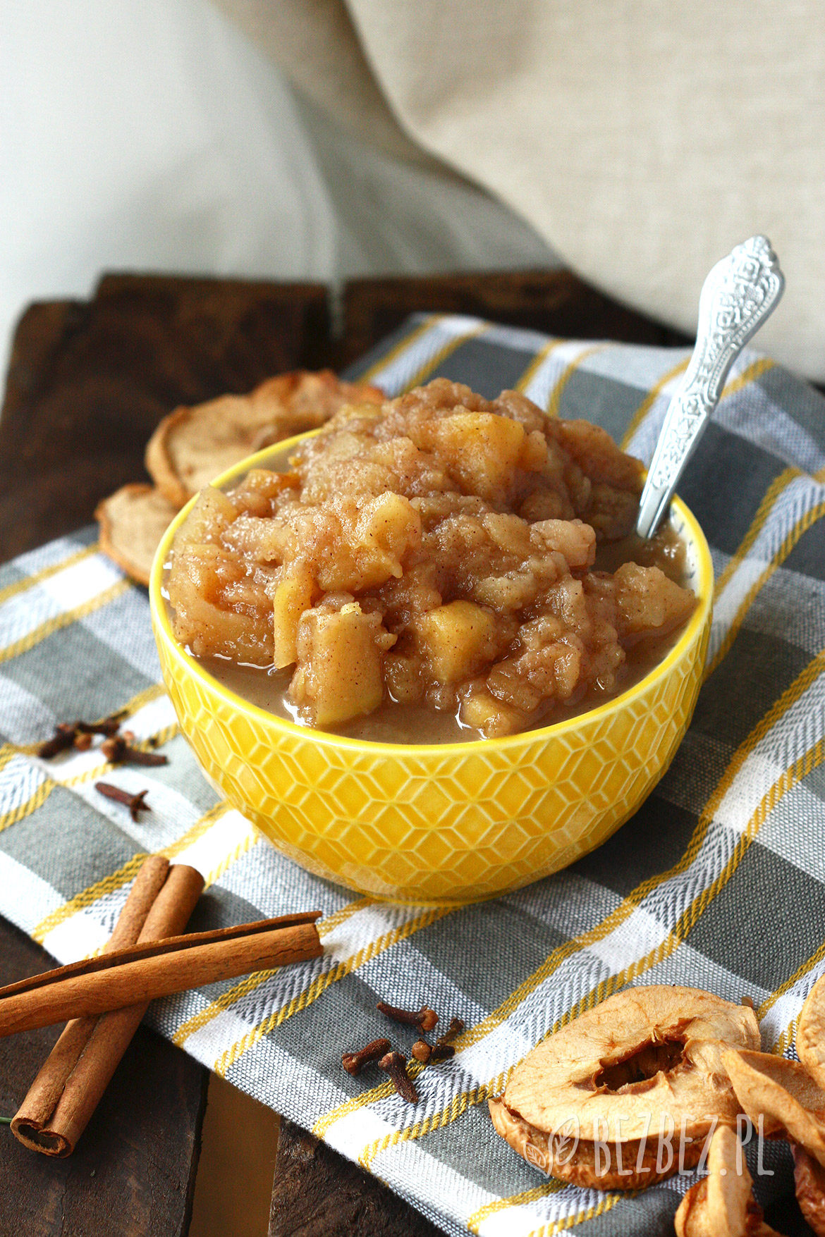 Prażone jabłka z pigwą