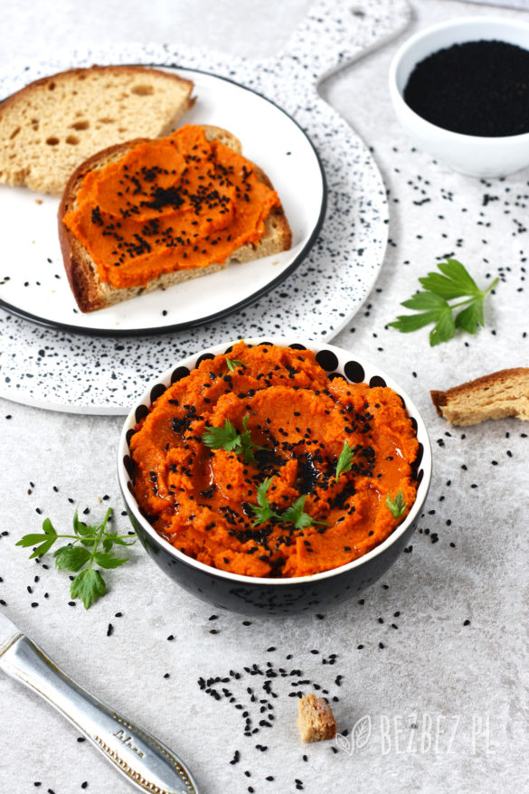 Pasta z pieczonej marchewki z czarnuszką