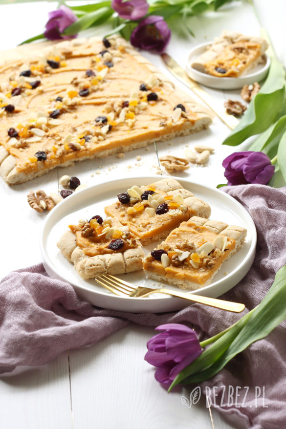 Bezglutenowy mazurek wegańskie z oszukanym kajmakiem z batata