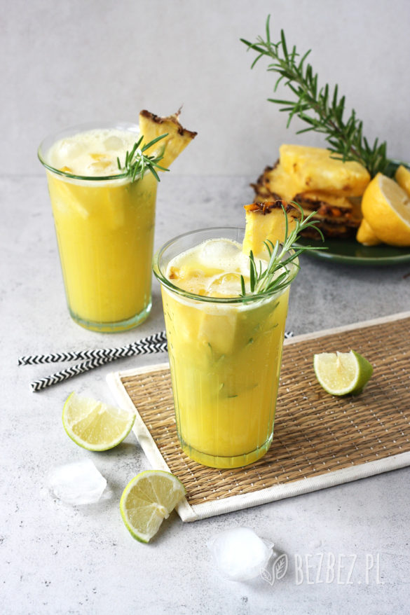 Lemoniada ananasowa z rozmarynem