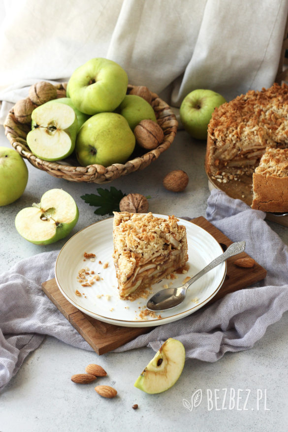 Szrlotka bezglutenowa z antonówkami, wegańska