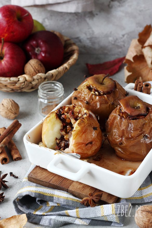 Pieczone jabłka z nadzieniem