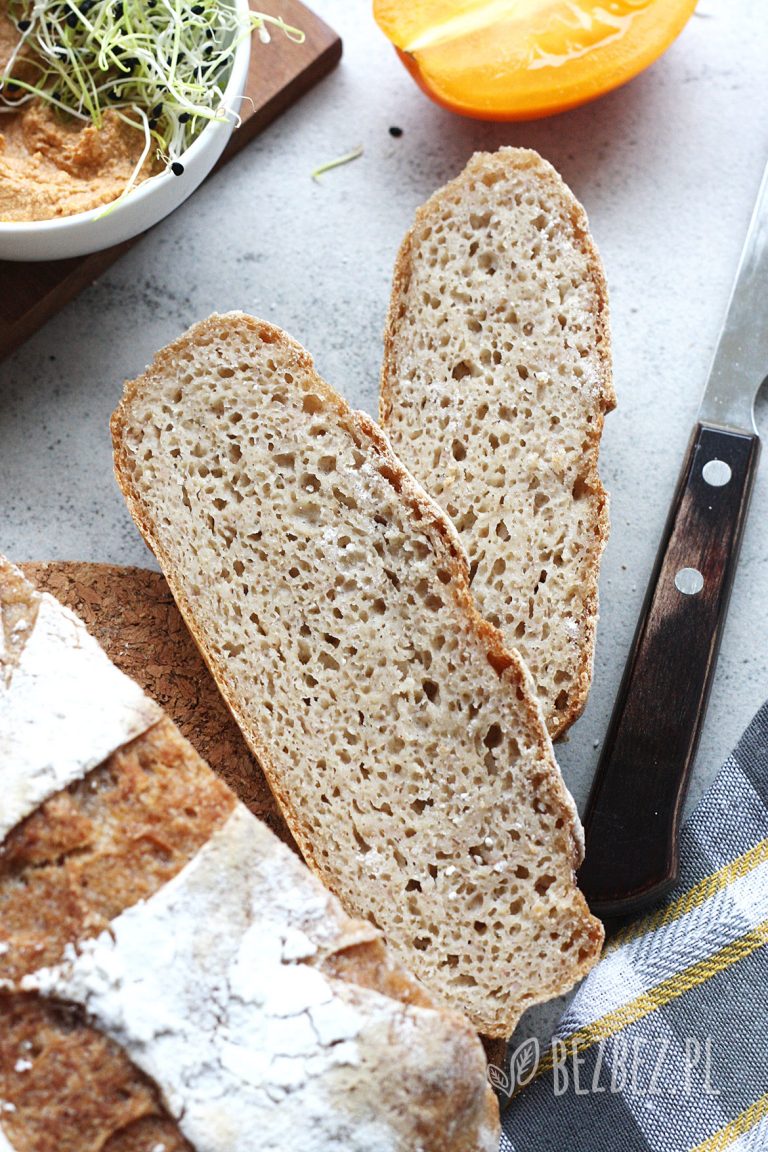 Drożdżowy chleb bezglutenowy pieczony w garnku • BezBez.pl