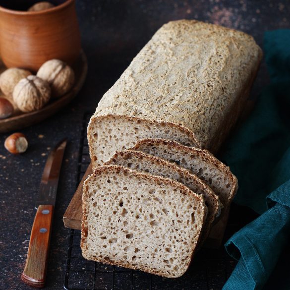 Bezglutenowy chleb na zakwasie bez mąki owsianej