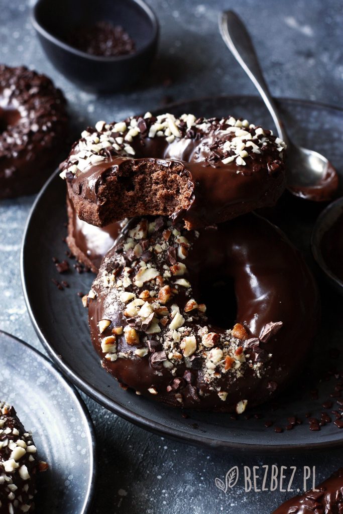 Bezglutenowe donuty czekoladowe, czyli pieczone pączki bez jaj i nabiału
