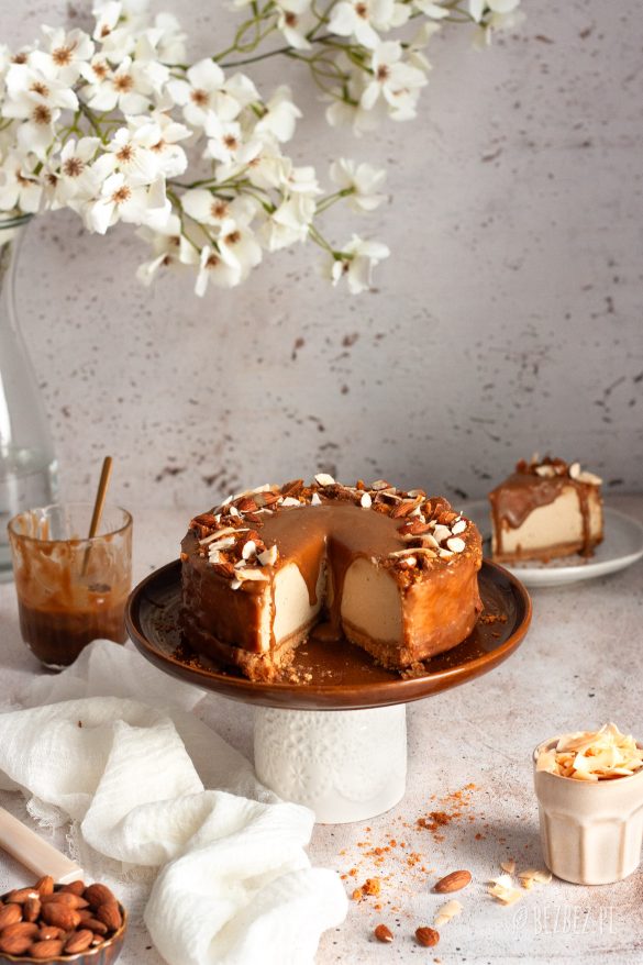 Tofurnik z polewą karmelową